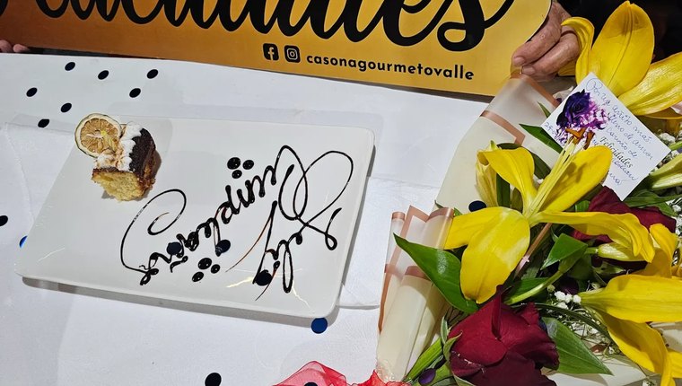Detalle de celebración compartido por vico zeraus sairaf